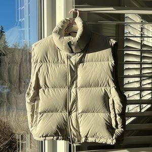 Aritzia Super Puff Shorty Vest